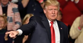 日経平均2万円はもう無理。前代未聞のトランプ大荒れ相場が始まった=長谷川雅一 Evan El-Amin / Shutterstock, Inc.