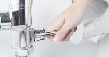 これは回避不能! トイレに入った母親がビショ濡れになった恐るべき罠とは reba1